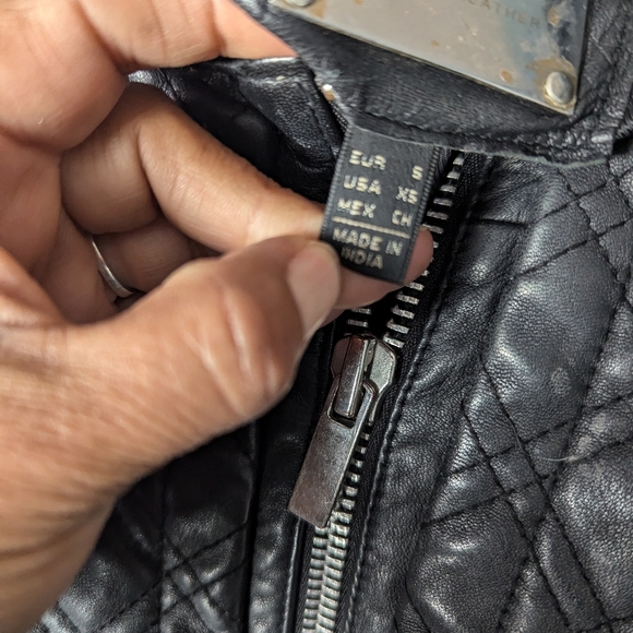 MNG Quilted Black Jacket - Picture 7 of 7